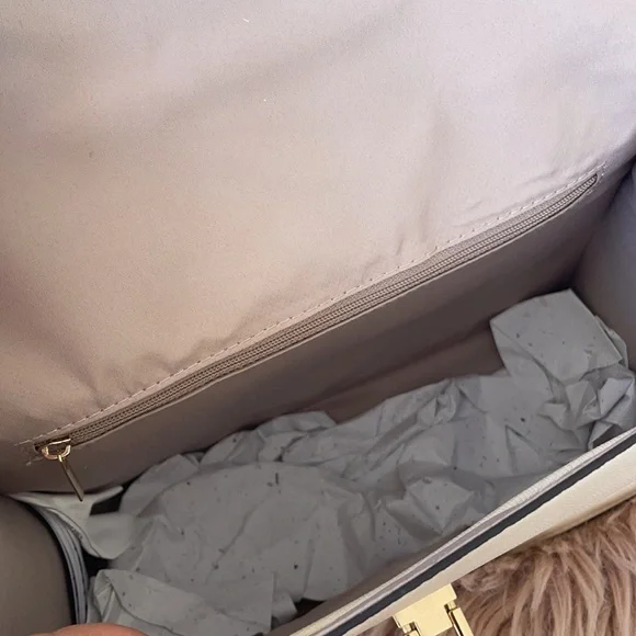 Dusty Pink Shoulder Bag ๐ผ - Picture 8 of 11